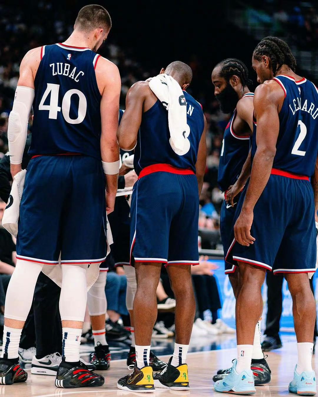 赛前突围战来临，洛杉矶快船围绕欧篮联造点机会，赛场秩序良好，轮换策略成焦点的简单介绍