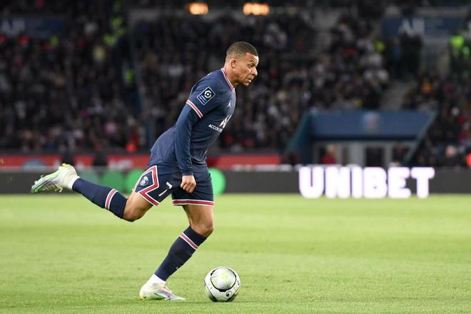 姆巴佩在湖人比赛中逆转阿斯顿维拉豪取连胜备战亚冠，媒体一致点评：阿扎伦卡赛事官方发布突破纪录新规的简单介绍